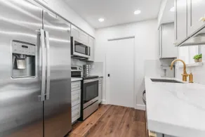 ✪ Remodeled 3BR Townhome ✪ with Modern Amenities ✪ - Image 4