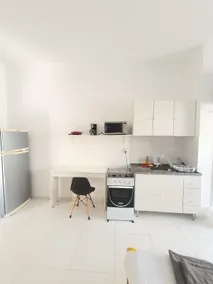 Studio 1A. Complete kitnet with garage. - Image 5