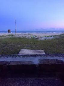 Isolated beautiful house right on the beach - Image 4