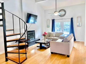 Relax/Spacious Home.Central to Everything! 5 Beds - Image 3