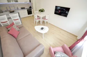 Seafront apartment Vujovic - Image 2