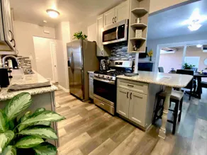 Beautiful 4BD Home- Central Location-Big Yard! - Image 3