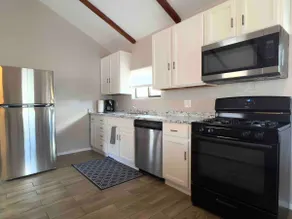 Adorable Central Casita-Close to Everything! - Image 3