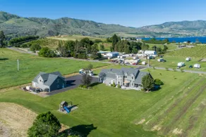 Chelan home 2 Master Suites ~2 Miles from Chelan. - Image 3