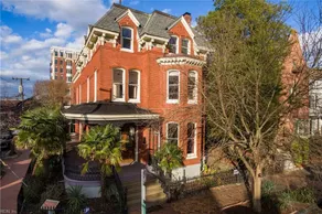 Cobblestone street apartment with rooftop views! - Image 2