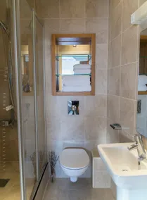 Superb Harrogate 2 bedroom apartment - Image 4
