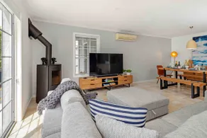 The Dans @ Long Beach - Luxury Beach House - Image 3