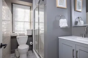 Spotless Federal Hill flat in a Victorian Mansion - Image 3