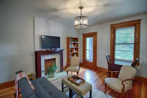 Eric and Jason's Clifton Gaslight Apartment - Image 4