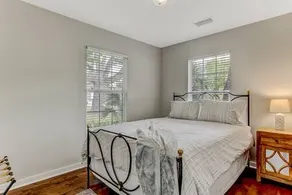 Serene Cottage in Walkable, Historic San Marco - Image 4