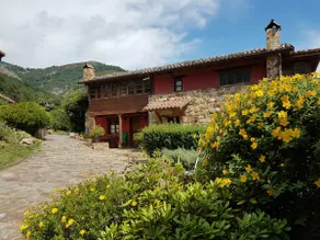 Casa La Vega, fireplace, whirlpool. Senda del Oso - Image 2