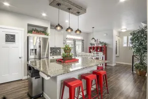 Beautiful 3 Bedroom Private home with easy access - Image 4