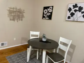 *Cozy Downtown Stay* (Private apt. Self check-in) - Image 4