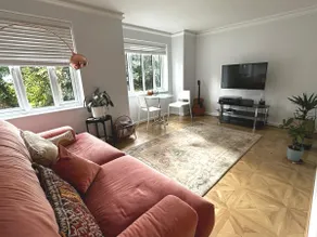 Stylish, Peaceful 2-Bed Flat with Free Parking - Image 4