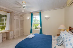 Tradewinds Luxury Retreat | Walk to Beach, Dining - Image 2