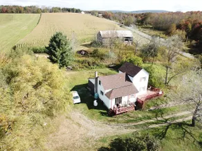 Farmhouse, 2 Acres, beautiful views, private! - Image 3