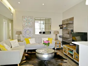 Cozy condo w/ 65 sqm terrace & skyline views - Image 3