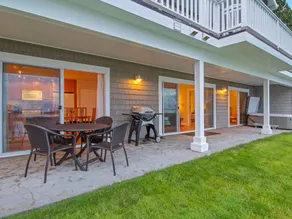 Beautiful Waterfront Home, sleeps 4 - Image 4