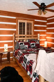 Lakeshore Retreat - Image 5