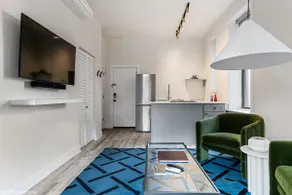 Lincoln Park Gem: 1-BR Modern Apartment - Image 5
