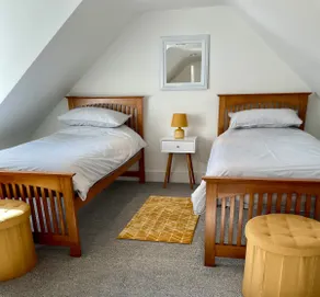 Cosy, modern cottage in Grantown, private parking - Image 4