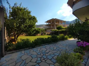 Cheerful 2 bedroom villa with free parking. - Image 4