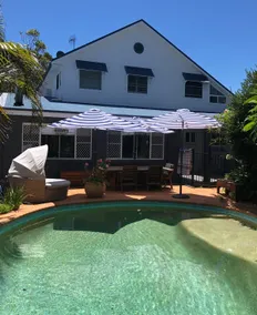 Beachside cabin + solar heated pool @ Spoon Bay - Image 3