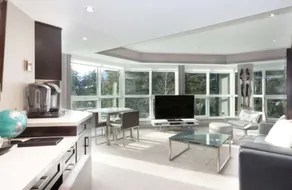 Stylish Ski-in/ Ski-out, Pool, Hot Tub - Image 2