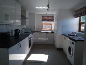 Staycation 3-bedroom home with panoramic views free off road parking - Image 5