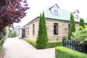 Elm Cottage Barn - Image 2