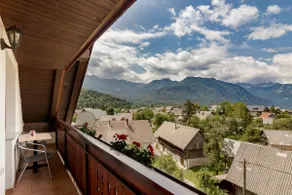 House Jakovc: Amazing Family Retreat - Image 3