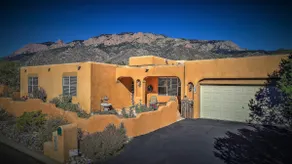 Desert Rose A Santa Fe Style 4BR W/Hot tub & Pets - Image 3