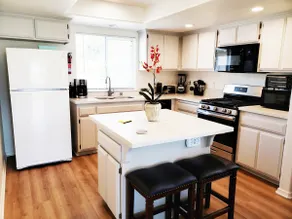 Spacious Whole Residence w/ Bikes--Close to Beach! - Image 3