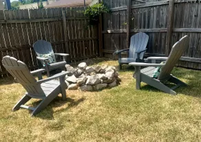 2 bedroom w/free on-site parking. Near downtown - Image 4