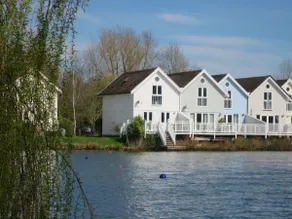 On the lake - Image 5