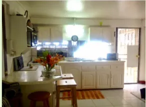 Miss Tee's ”Middle” Apartment - Image 4