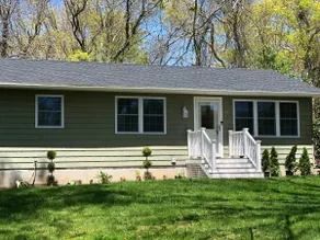 Charming-N-Cozy East Hampton - Image 2