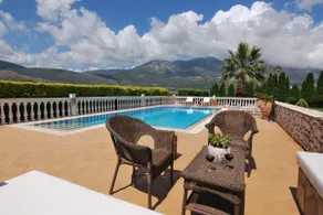 Villa Reveli, 1 BR apartment with private pool - Image 3