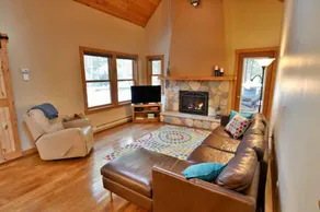 Brickyard Cottage 1 by Winfield Inn - Image 4