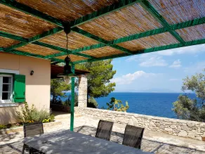 Beachfront Villa Panos with panoramic sea views - Image 4