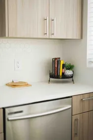 Mid-Century Townhome Downtown - on Market - Image 4