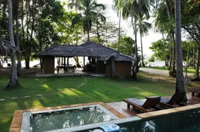 Melina's Monkey House and Whale Bar - Image 2