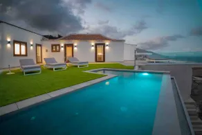 V&C Luxury Village - Image 2