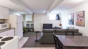 Sunny, spacious full suite close to downtown! - Image 2