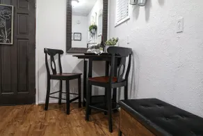 Cozy Couples' Cottage - Image 4