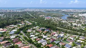 Mooloolaba Beach 5 mins Spacious Home Private Pool - Image 5