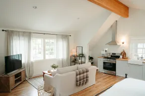 Cape Cod Guest Suite w/Sauna & Cold Plunge - Image 2