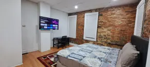 Cozy Light-Filled Charles Village, JHU Apt - Image 5