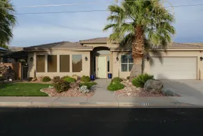 PRIVATE HOME & FENCED POOL, TV/GAME RM, PLAY-SET - Image 2
