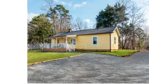 Renovated (2 for 1) Mellow Yellow Close DT Waxhaw, - Image 3